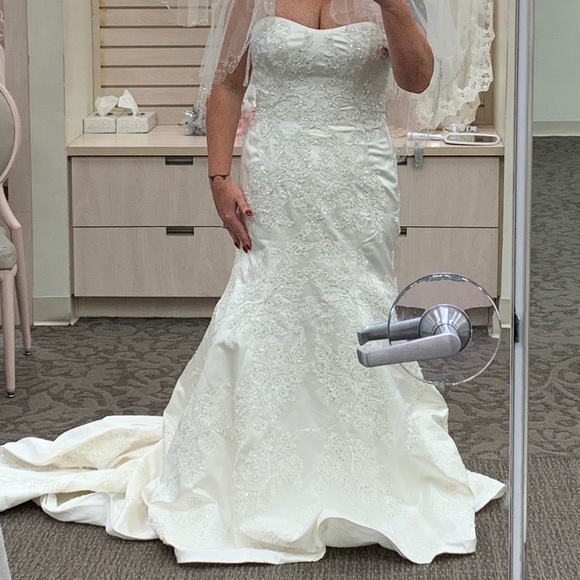 Wedding dress